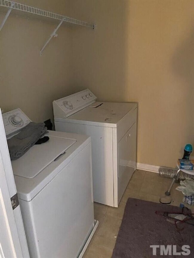 Foto del edificio - 705 Keystone Park Dr