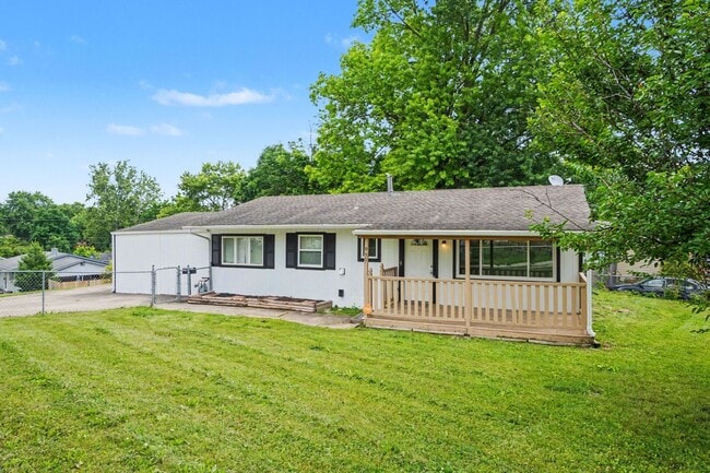 Building Photo - Cute and Cozy 3 Bed 1 Bath Home
