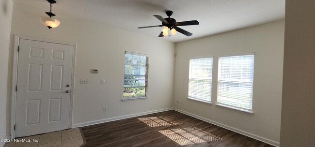 Building Photo - 575 Oakleaf Plantation Pkwy