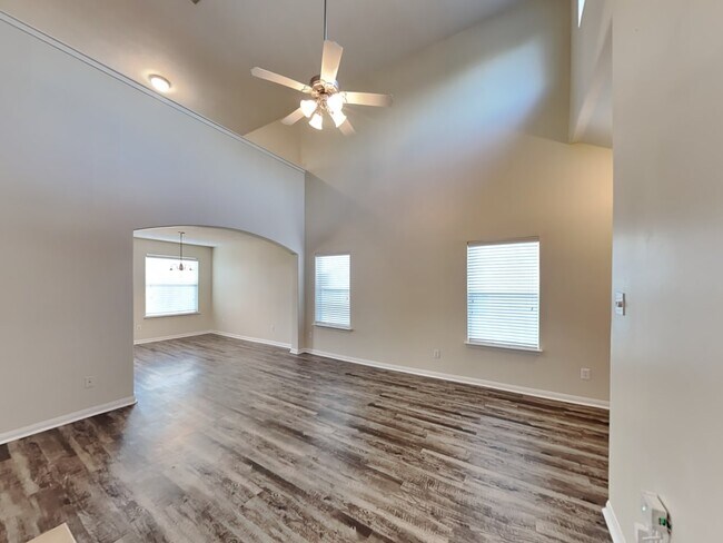 Building Photo - 21627 Donata Cir