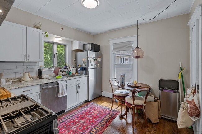 Building Photo - 116 Linderman Ave
