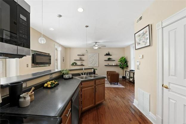 Foto del edificio - 1924 Geyer Ave