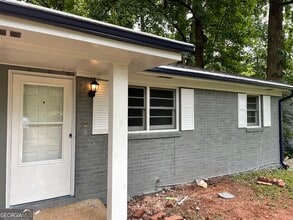 Building Photo - 665 Barnes Dr