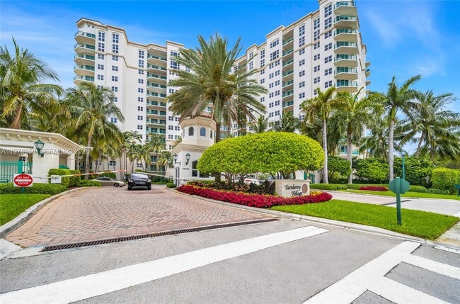 Building Photo - 20000 E Country Club Dr