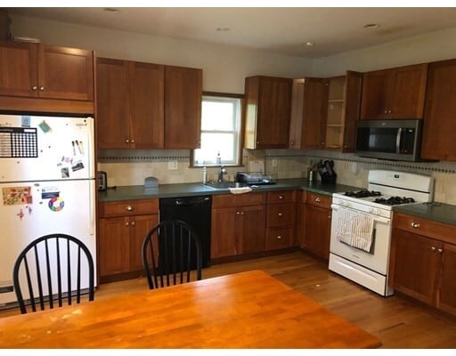 Building Photo - 27 Bayard St
