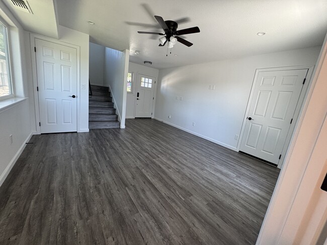 Building Photo - 4210 Tranquilla Ave