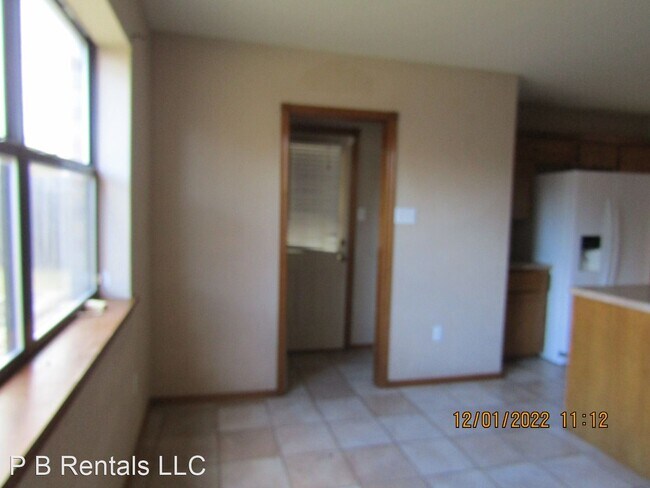 Foto del edificio - 4 br, 2.5 bath House - 3512 NE 35th St.