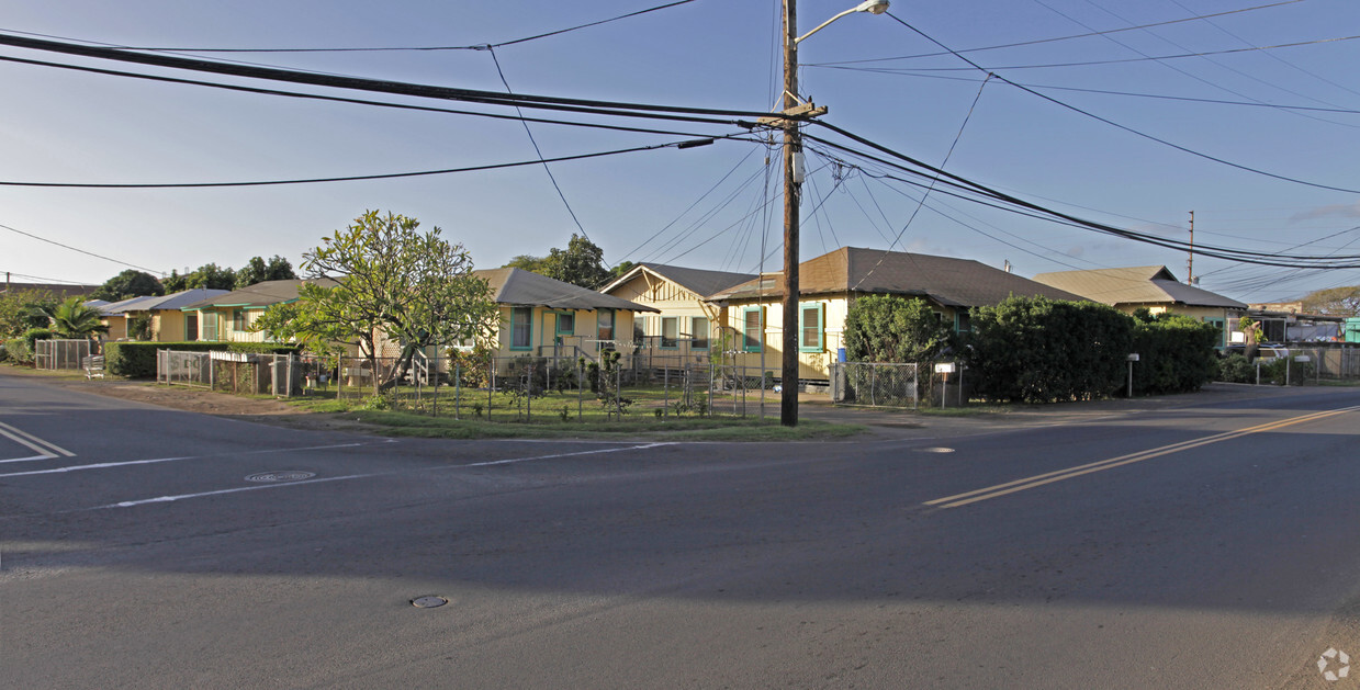 Primary Photo - 85-903-85-925 Mill St