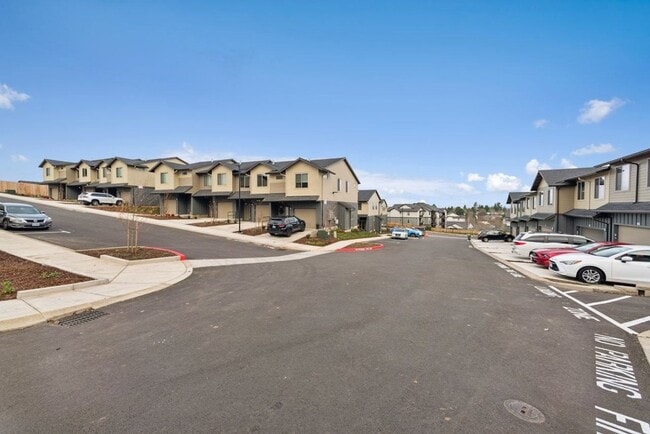 Foto del edificio - Titan Hill Townhomes