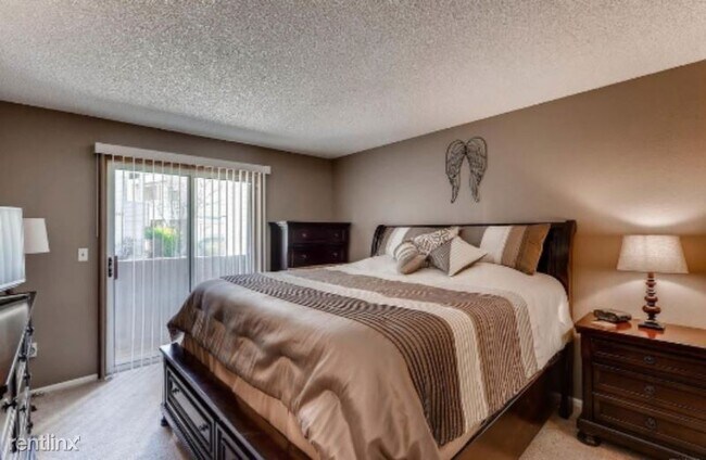 Foto del edificio - 2 br, 2 bath Condo - 5755 W Atlantic Pl