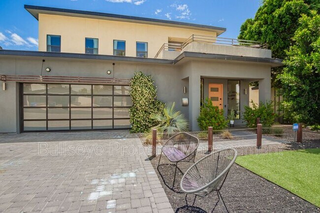 Building Photo - 4413 E Montecito Ave