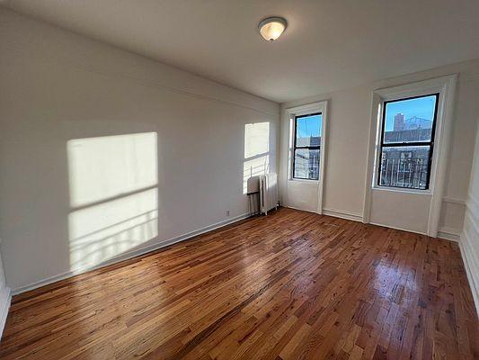 Foto del edificio - 2 bedroom in BRONX NY 10468