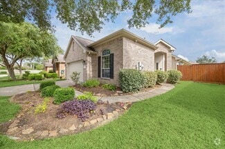 Building Photo - 1315 Varese Dr