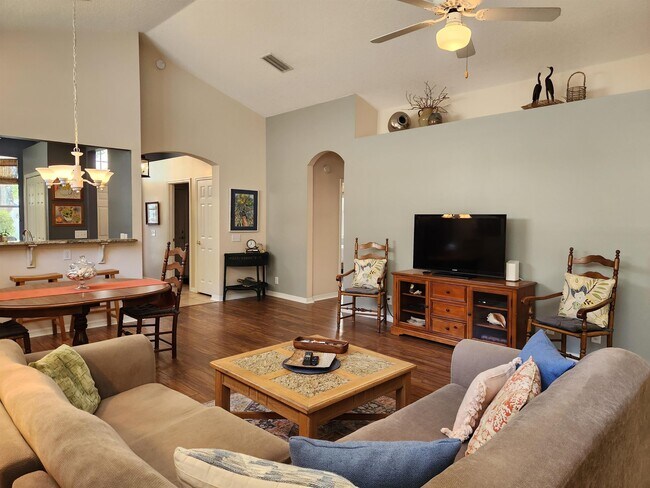 Foto del edificio - 612 Sand Isles Cir