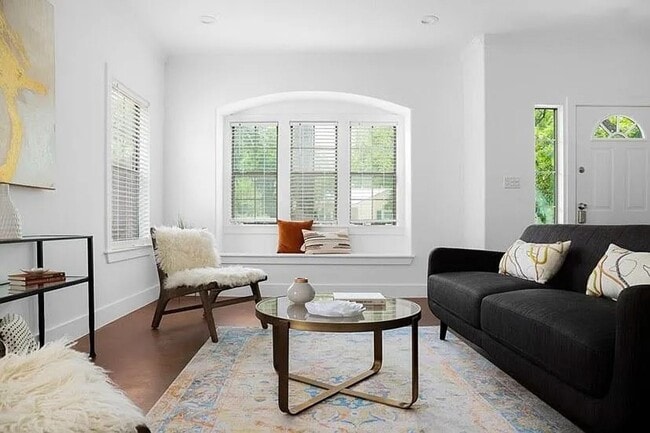 Foto del edificio - Hyde Park Home