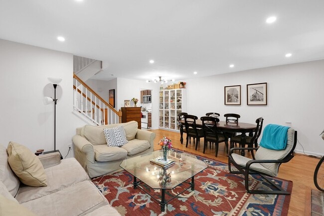 Building Photo - 3001 20th Ct S