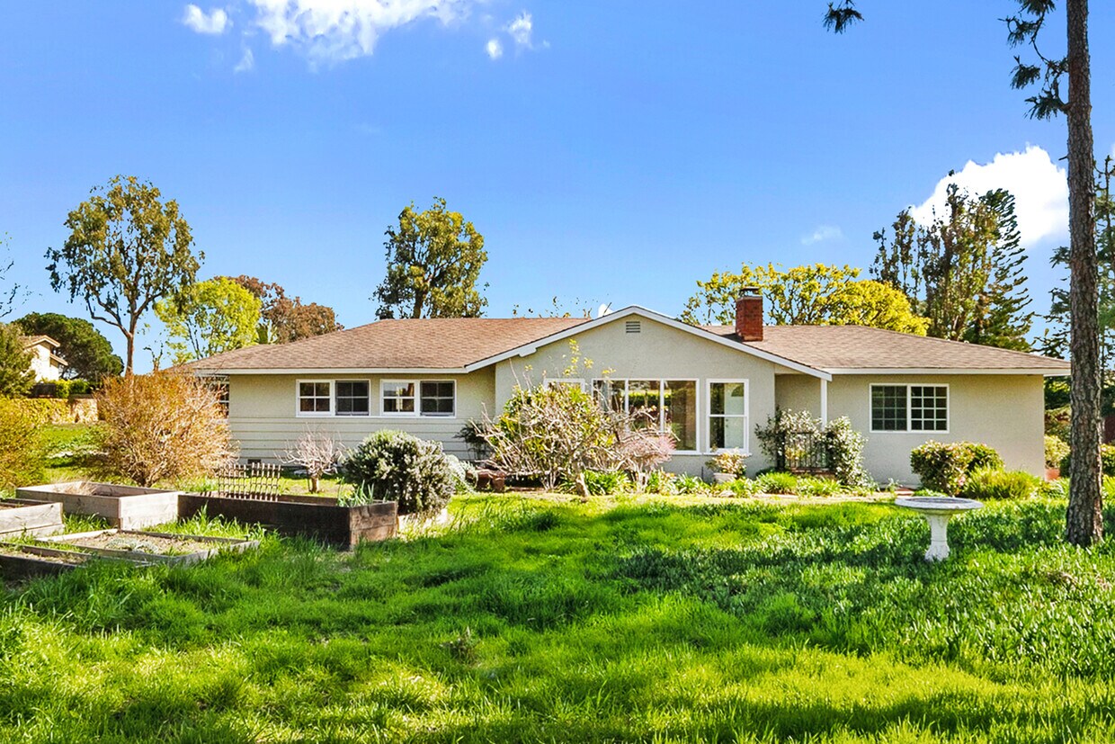 29242 Heathercliff Rd, Malibu, CA 90265 House Rental in Malibu, CA