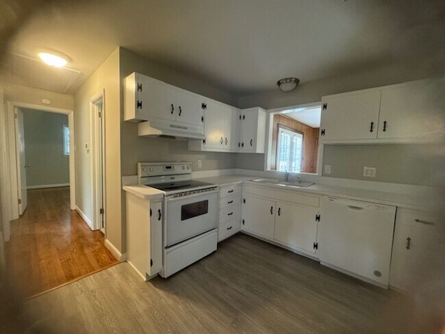 Photo - City. Eat. Shop. Repeat. Discover how fun ... House