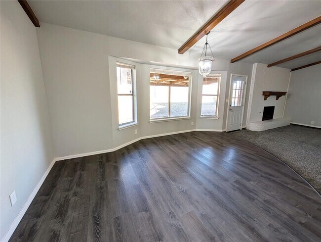 Building Photo - 2209 N Lincoln Ave