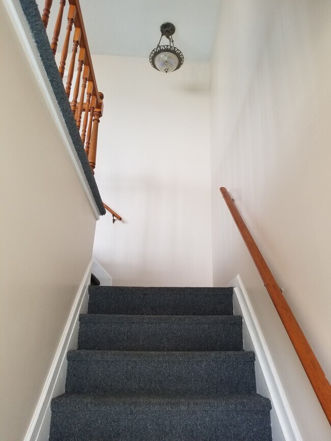 Foto del edificio - 96 Birch Rd