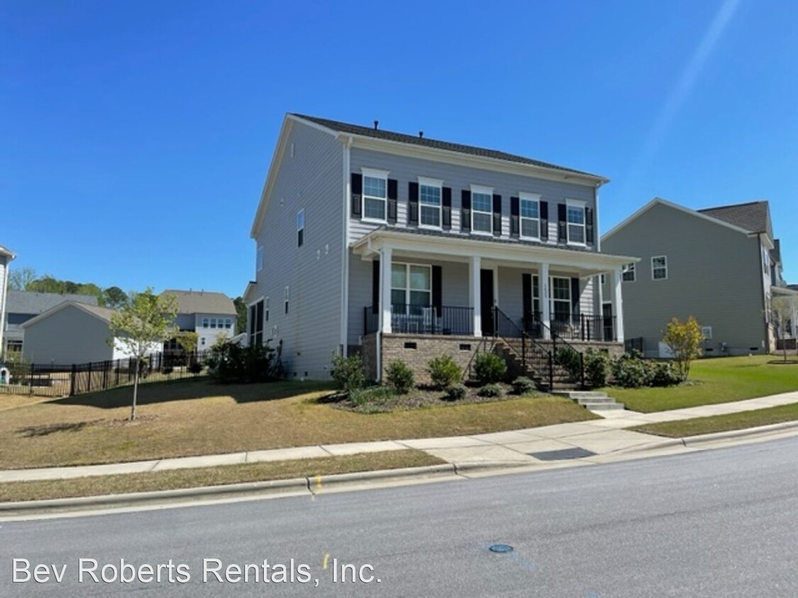 Primary Photo - 4 br, 3.5 bath House - 1425 Barn Door Drive