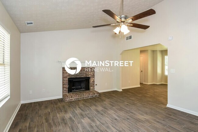 Foto del edificio - 3 Bedroom Pet-Friendly Home in COVINGTON, ...