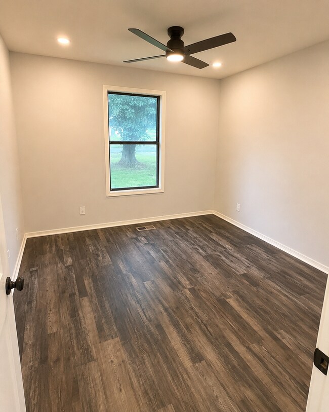 Foto del edificio - 1301 E Oak St