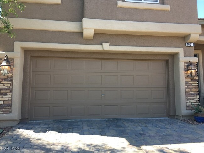 Building Photo - 10015 Willowbrook Pond Rd