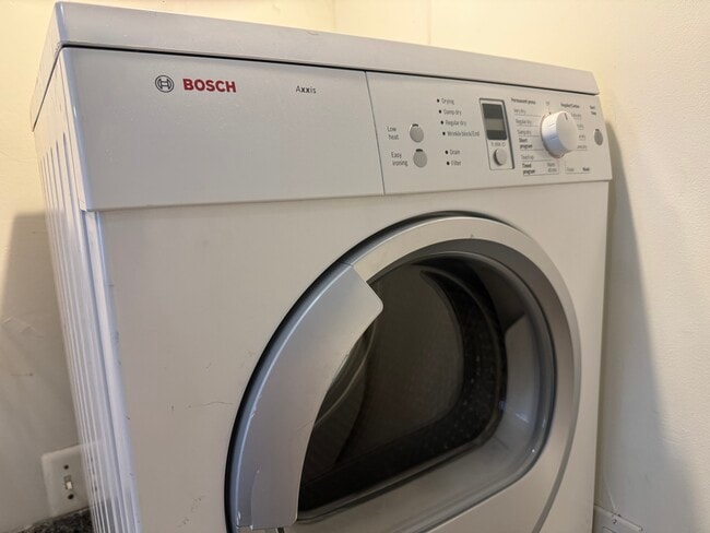 Washer - 5031 Cedar Ave Townhome
