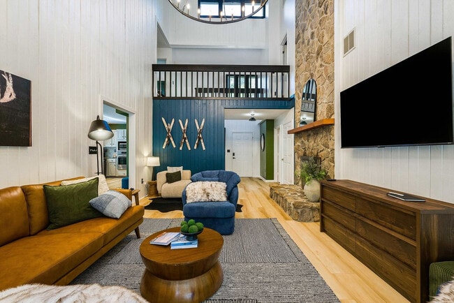 Building Photo - 2420 Hopkins Dr