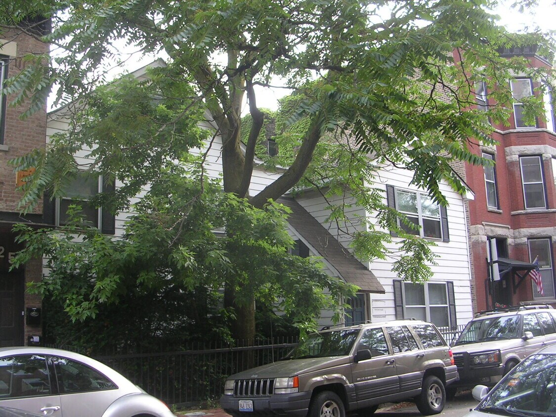 Primary Photo - 231 W Menomonee St