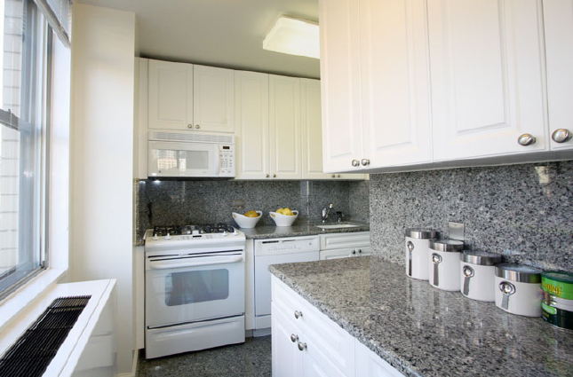 Foto del edificio - 300 E 75th St