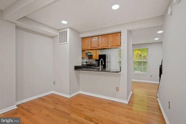 Foto del edificio - 1539 Woodcrest Dr