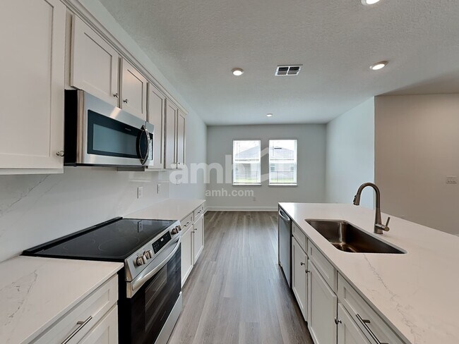 Foto del edificio - 3208 Carthage Ave