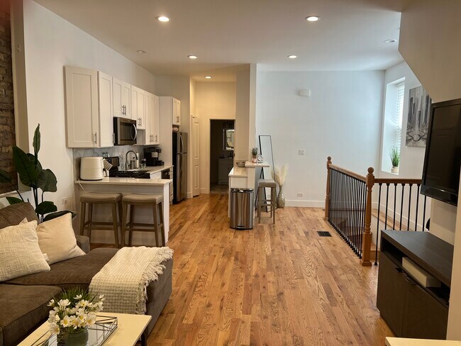 Open concept Living room to kitchen - 1401 N Mohawk St
