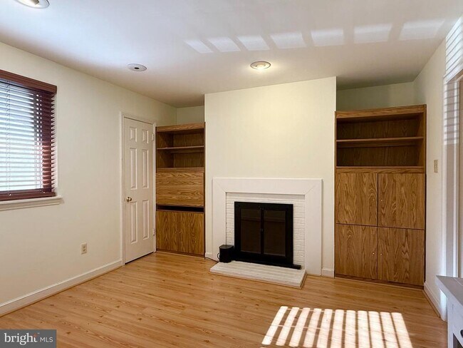 Foto del edificio - 71 Oak Knoll Dr