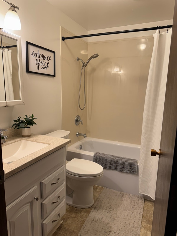 Building Photo - 601 S 60th Ave