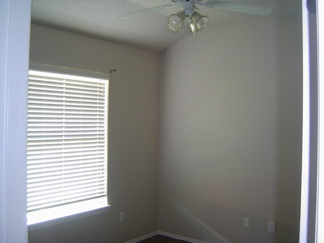 Foto del edificio - 6542 86th St