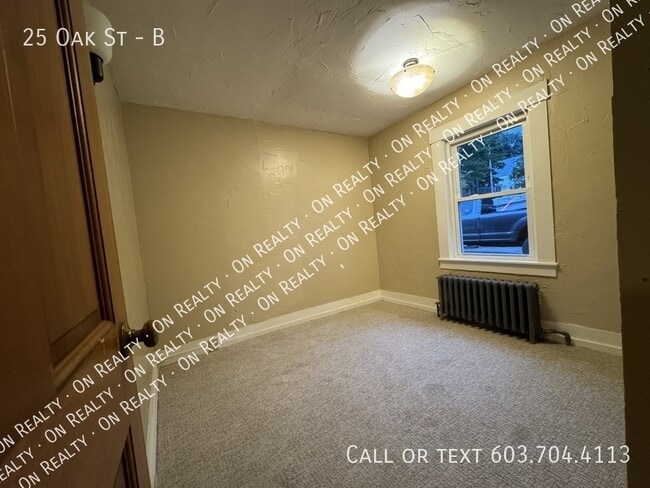 Building Photo - 25 Oak St