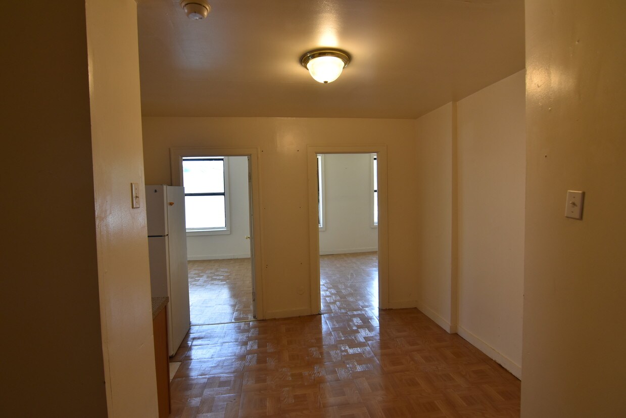 Primary Photo - 236 E 16th St