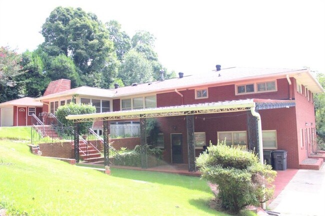Foto del edificio - 3872 Orchard Rd SE