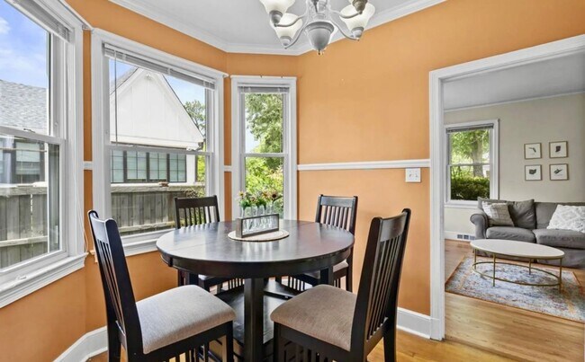 Foto del edificio - SHORT TERM OPTION AVAILABLE NOW UNTIL JULY...