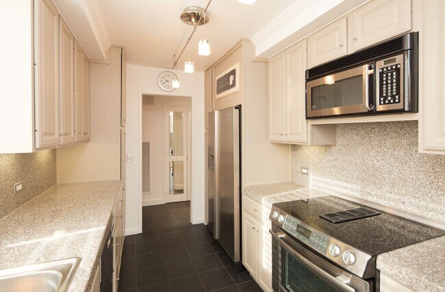 Foto del edificio - 640 Davis St