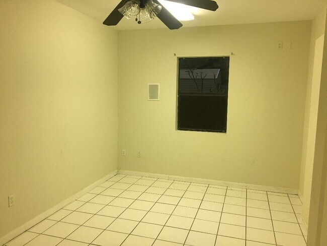 Foto del edificio - 354 Baysinger Ave