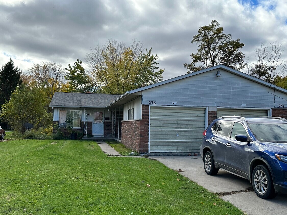 Primary Photo - 234 Webber St