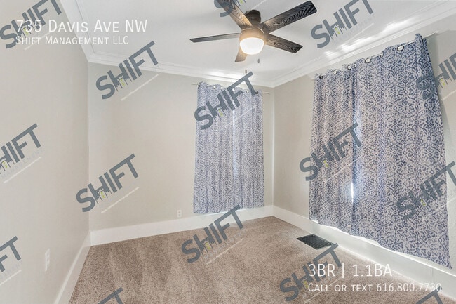 Building Photo - 735 Davis Ave NW