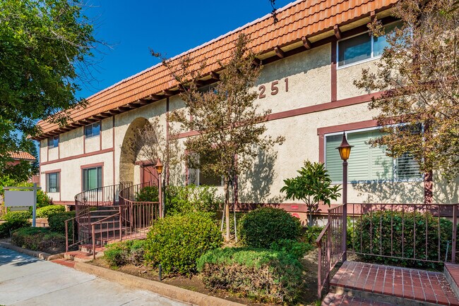 Foto del edificio - 251 W Dryden St
