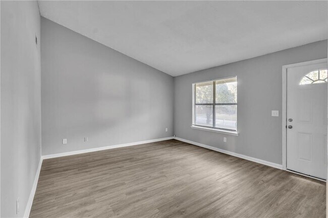 Foto del edificio - 8883 Homewood Dr