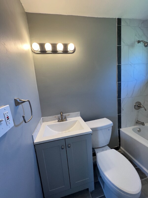 1114 Franklin St Unit UPPR, Monroe, MI 48161 Room for Rent in Monroe