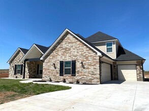 Building Photo - 4705 Whitetail Cir